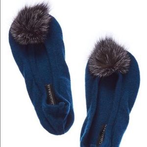 NEW sofiacashmere Pompom Cashmere Slippers